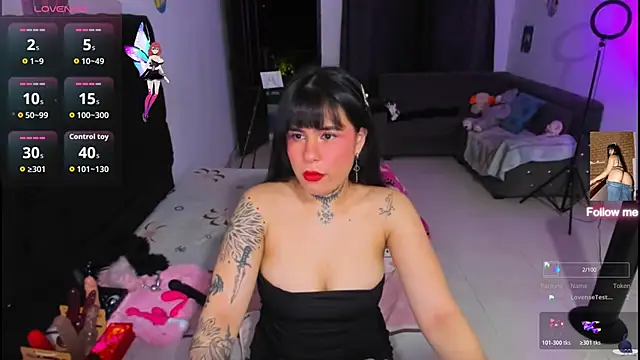 Snapshot of Moonnudexxx chatting on 11/11/25, 03:17 Moonnudexxx online show from 11/11/25, 03:17