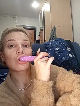 Conny Shellie online show from 11/24/25, 12:10