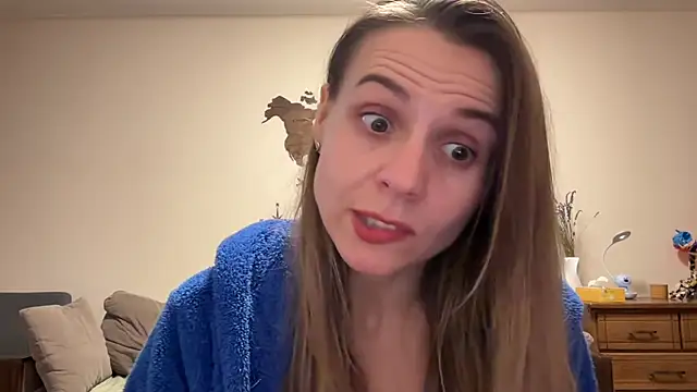 Snapshot of AnnieLove7722 chatting on 10/16/25, 10:05 AnnieLove7722 online show from 10/16/25, 10:05