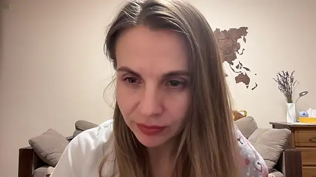 Snapshot of AnnieLove7722 chatting on 10/21/25, 09:37 AnnieLove7722 online show from 10/21/25, 09:37