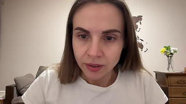 Snapshot of AnnieLove7722 chatting on 11/19/25, 02:28 AnnieLove7722 online show from 11/19/25, 02:28