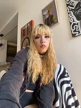 Snapshot of ivy_aoki chatting on 12/14/25, 10:03 ivy aoki online show from 12/14/25, 10:03