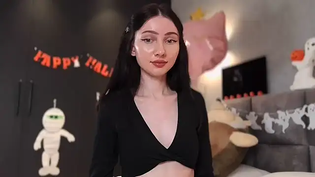 AnaMoonlight online show from 10/31/25, 08:54