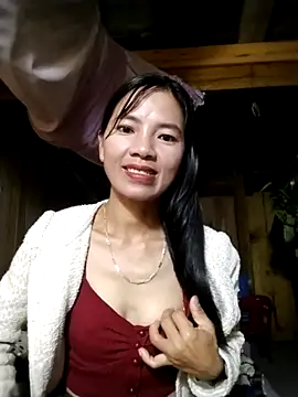 Snapshot of lmc-zz chatting on 11/08/25, 12:00 lmc-zz online show from 11/08/25, 12:00