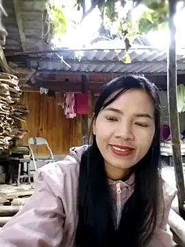 Snapshot of lmc-zz chatting on 11/22/25, 12:42 lmc-zz online show from 11/22/25, 12:42