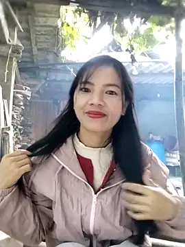 Snapshot of lmc-zz chatting on 11/25/25, 12:21 lmc-zz online show from 11/25/25, 12:21