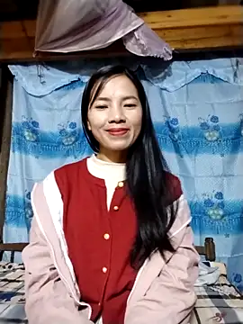 Snapshot of lmc-zz chatting on 12/01/25, 12:15 lmc-zz online show from 12/01/25, 12:15