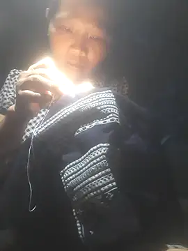 Snapshot of bree-zz chatting on 10/07/25, 04:09 bree-zz online show from 10/07/25, 04:09