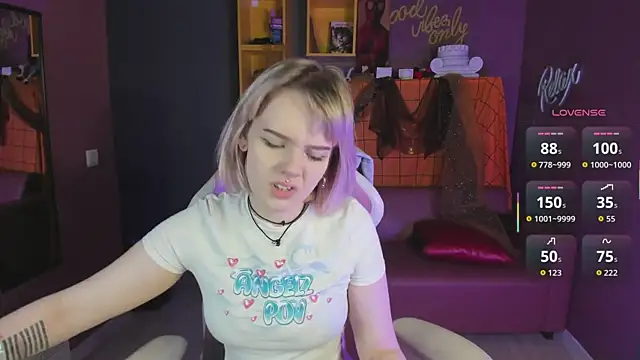 Snapshot of MayWins chatting on 11/29/25, 09:18 MayWins online show from 11/29/25, 09:18