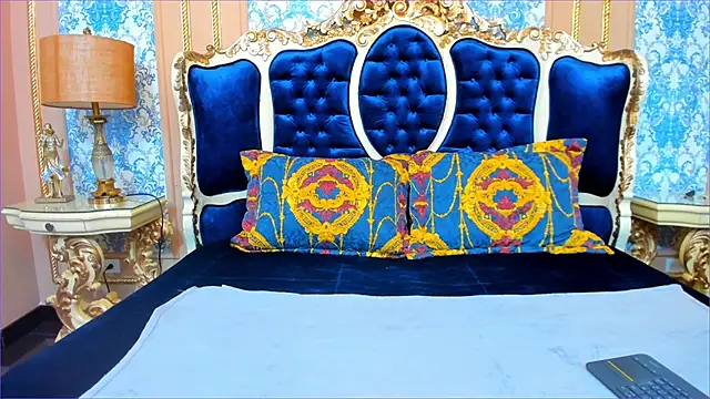 JulietaSinclair online show from 10/18/25, 10:10