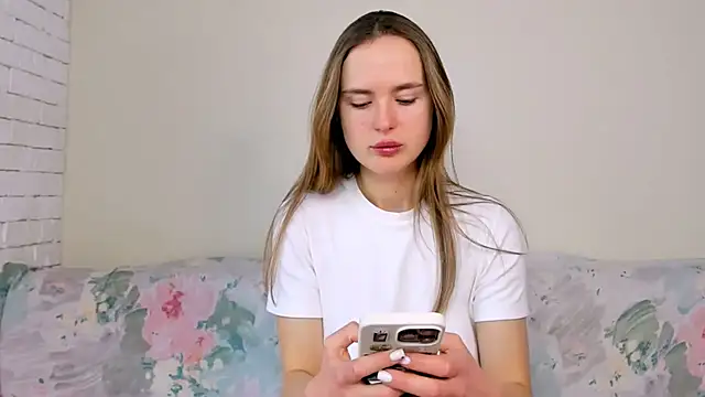 LilMary  online show from 02/04/26, 07:47