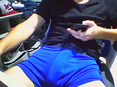 Snapshot of AlbertoRuiz086 chatting on 11/05/25, 06:24 AlbertoRuiz086 online show from 11/05/25, 06:24