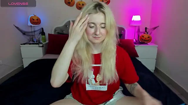 CamillaDreamer online show from 10/22/25, 02:50