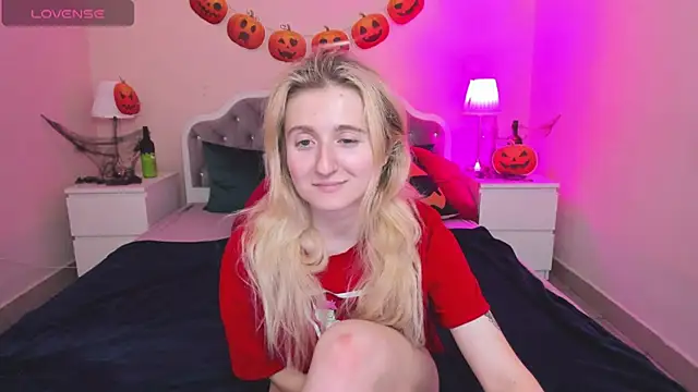 CamillaDreamer online show from 10/26/25, 05:52