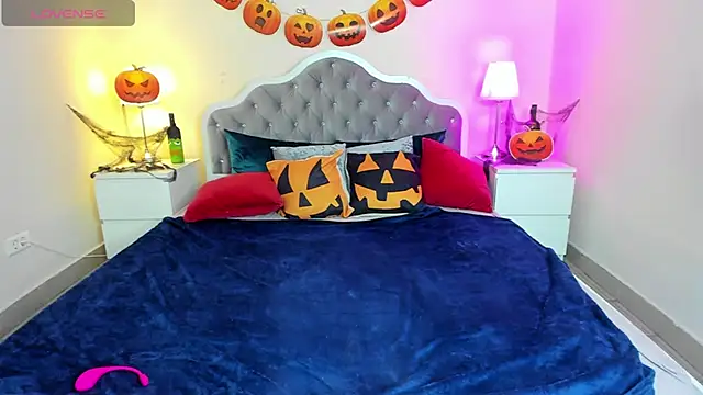 CamillaDreamer online show from 10/28/25, 04:20