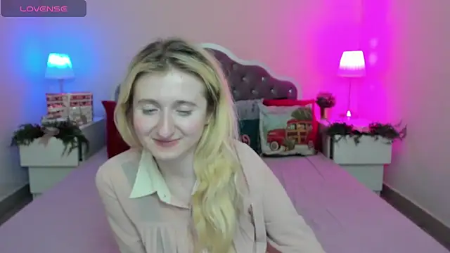 CamillaDreamer online show from 12/05/25, 08:16