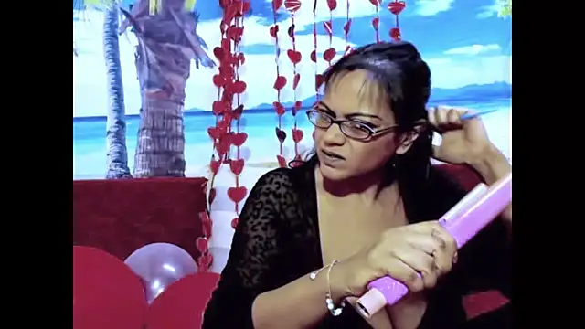 Snapshot of indianswtbella chatting on 02/16/26, 04:41 indianswtbella online show from 02/16/26, 04:41