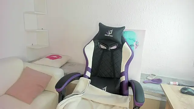 Ella starrr   online show from 04/09/26, 06:19