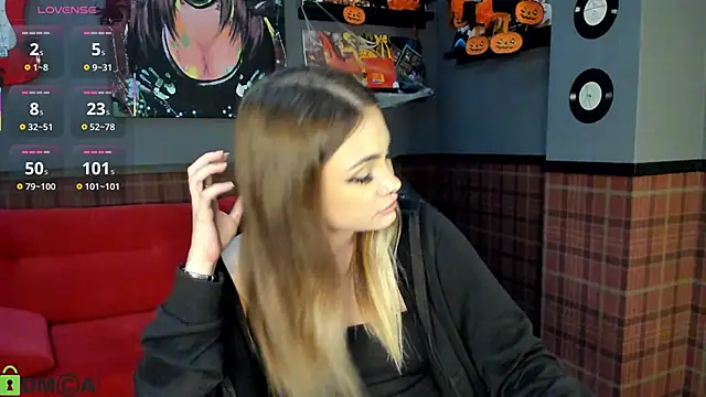 KarinaBroks online show from 10/30/25, 03:24