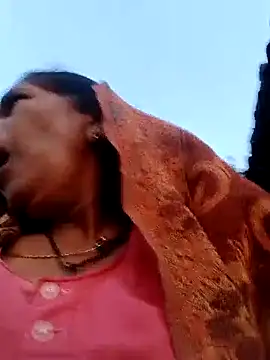 Snapshot of Rs_sonam chatting on 10/10/25, 12:31 Rs sonam online show from 10/10/25, 12:31