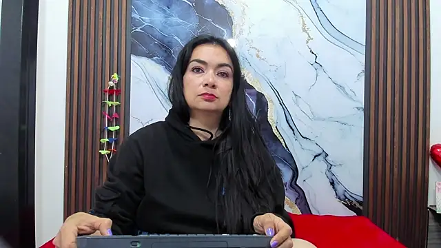 Snapshot of angelinee39 chatting on 11/30/25, 09:24 angelinee39 online show from 11/30/25, 09:24