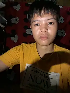 Snapshot of Obre17 chatting on 09/29/25, 02:06 Obre17 online show from 09/29/25, 02:06