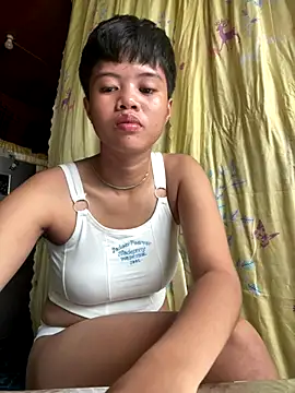 Snapshot of Obre17 chatting on 10/11/25, 05:28 Obre17 online show from 10/11/25, 05:28