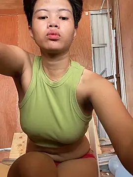 Snapshot of Obre17 chatting on 02/11/26, 03:11 Obre17 online show from 02/11/26, 03:11