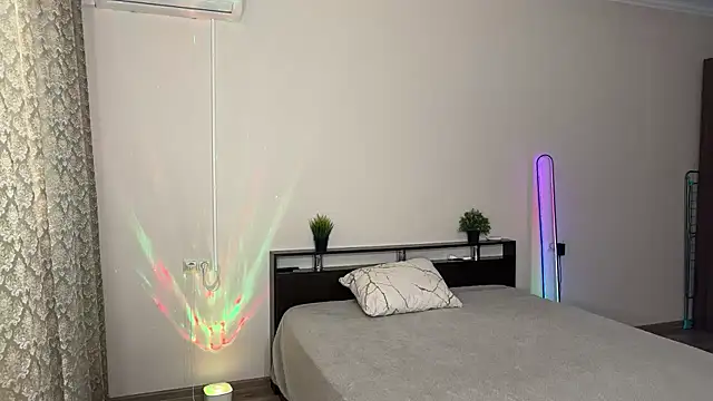 LizaBelle  online show from 10/17/25, 01:14