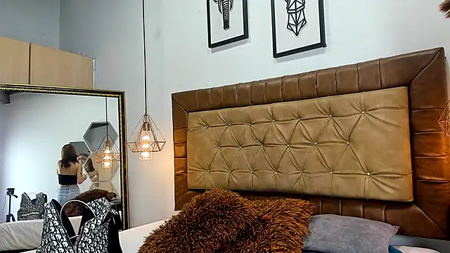 hannarose1208 online show from 11/28/25, 12:19