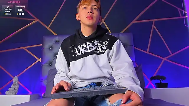 Lian Miller1  online show from 02/21/26, 12:39