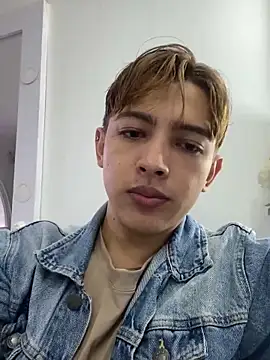 Lian Miller1  online show from 04/12/26, 01:49