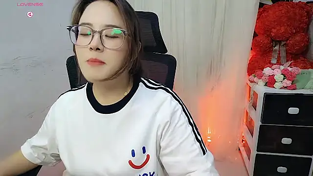 NEWONETO online show from 10/15/25, 12:16