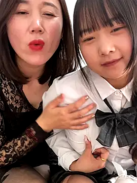 Snapshot of tiantian-26 chatting on 10/21/25, 04:24 tiantian-26 online show from 10/21/25, 04:24