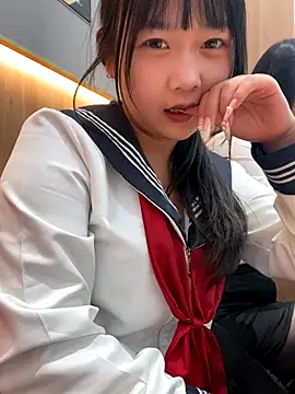 Snapshot of tiantian-26 chatting on 10/23/25, 04:45 tiantian-26 online show from 10/23/25, 04:45