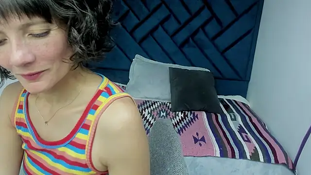 Valery More   online show from 10/27/25, 07:07