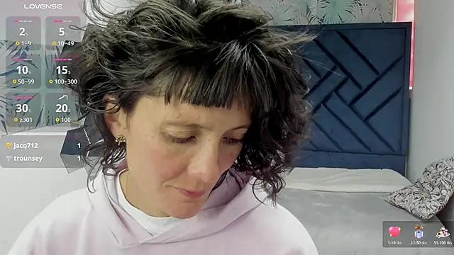 Valery More   online show from 11/30/25, 03:16