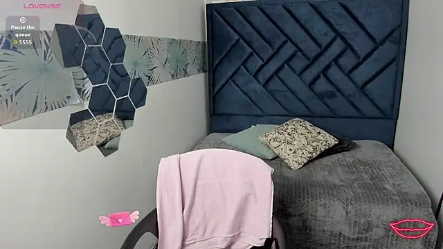 Valery More   online show from 02/05/26, 01:05