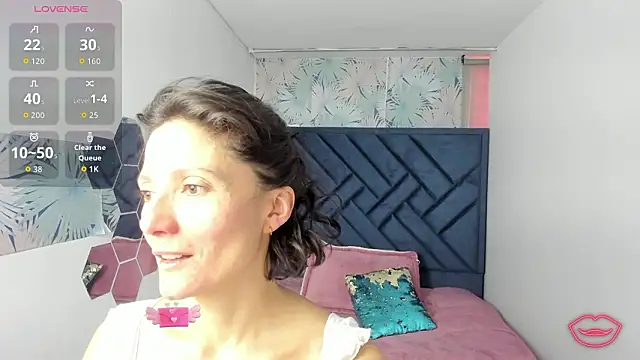 Valery More   online show from 02/25/26, 01:10