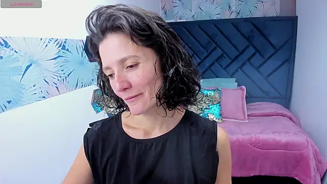 Valery More   online show from 05/04/26, 01:07