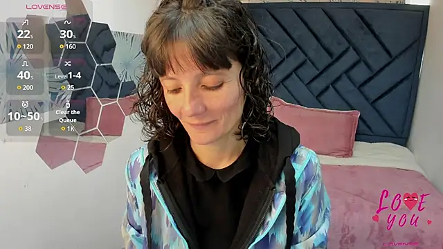 Valery More   online show from 06/30/26, 01:45