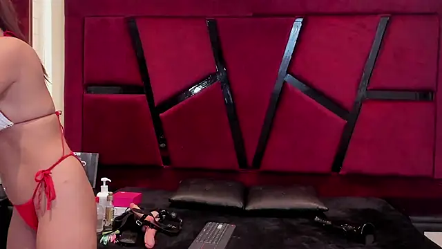 Snapshot of AmbarMonroe chatting on 11/21/25, 11:31 AmbarMonroe online show from 11/21/25, 11:31