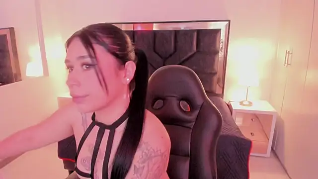 Snapshot of SusanVilla chatting on 11/06/25, 07:37 SusanVilla online show from 11/06/25, 07:37