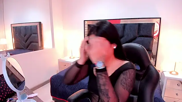 Snapshot of SusanVilla chatting on 11/12/25, 07:35 SusanVilla online show from 11/12/25, 07:35