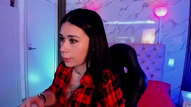 Snapshot of SusanVilla chatting on 12/05/25, 02:58 SusanVilla online show from 12/05/25, 02:58