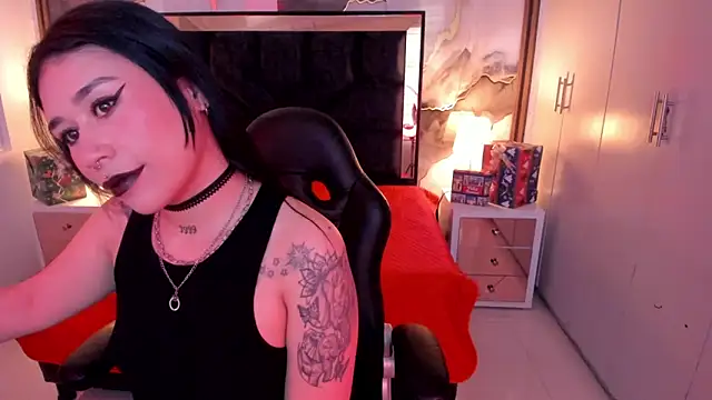 Snapshot of SusanVilla chatting on 12/16/25, 09:31 SusanVilla online show from 12/16/25, 09:31