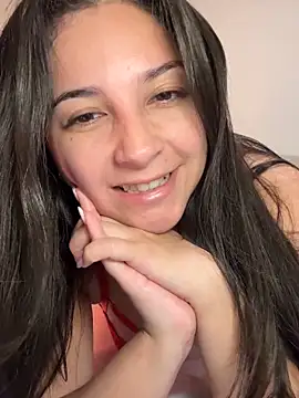 Snapshot of cotearaya01 chatting on 11/13/25, 02:32 cotearaya01 online show from 11/13/25, 02:32