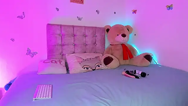 Lia Roses3x online show from 12/04/25, 03:16