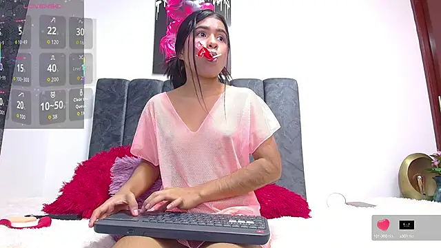 Snapshot of karinna_santana chatting on 10/17/25, 09:39 karinna santana online show from 10/17/25, 09:39