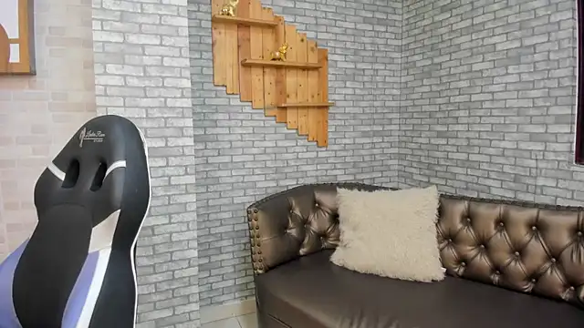 Snapshot of Alisonn_Doll chatting on 11/27/25, 12:18 Alisonn Doll online show from 11/27/25, 12:18